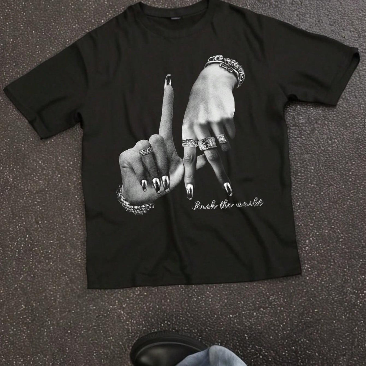 Men'S Casual Black T-Shirt with "Rock the World" Hand Gesture Print - Short Sleeve, Round Neck, 220g Pure Cotton, Loose Fit, Summer Style, Casual Summer Wear | Bold Graphic Tee | Comfortable Fit
