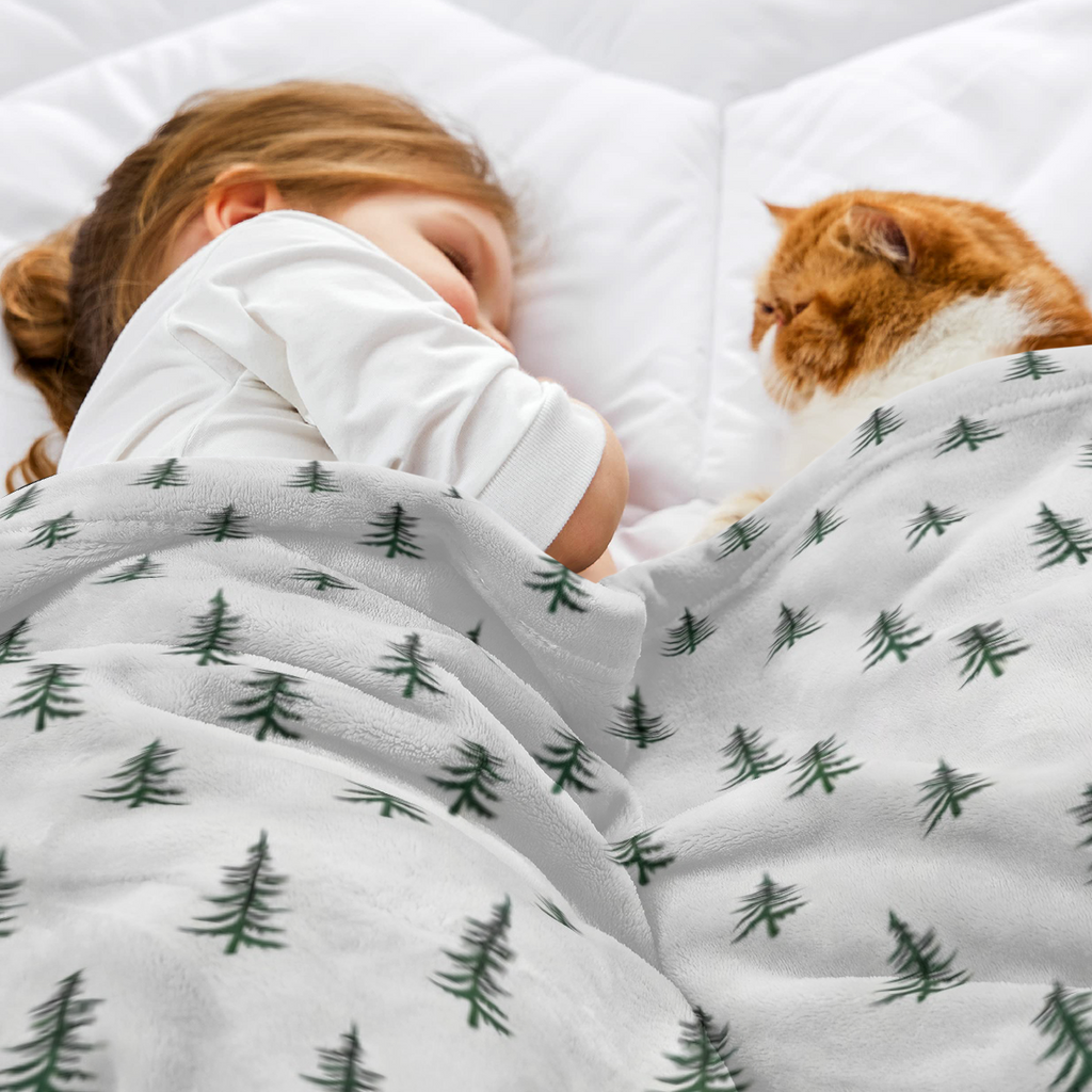 Christmas Tree Print Plush Flannel Throw Blanket - Soft Cozy All-Season Holiday Blanket With Green Pine Pattern Luxury Decorative Couch Bedspread For Living Room Holiday Home Decor