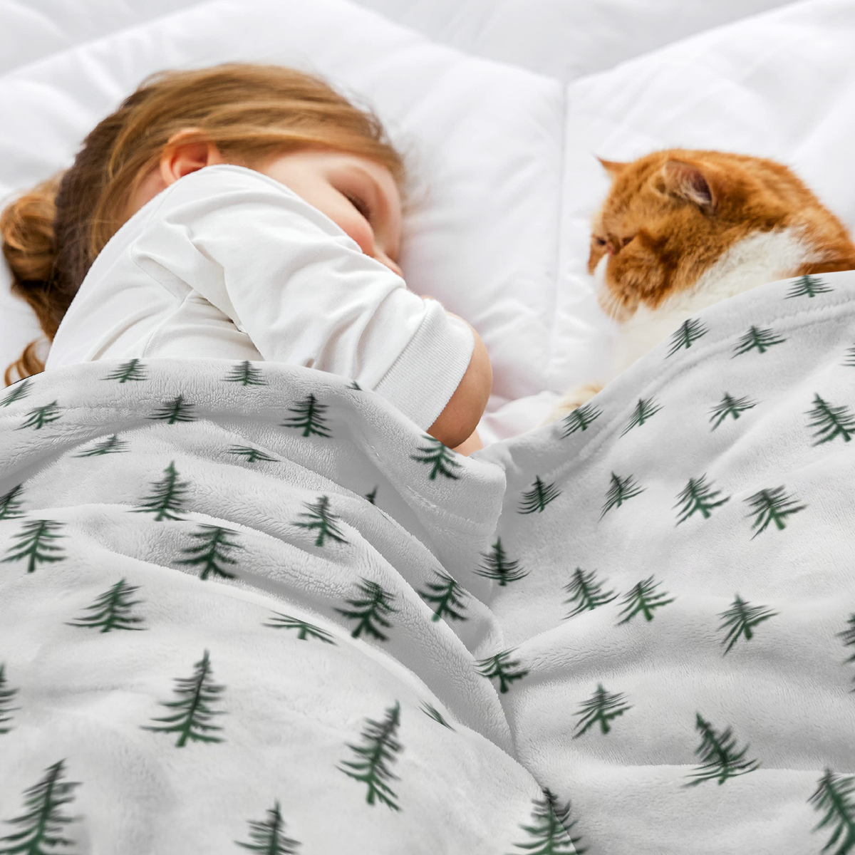 Christmas Tree Print Plush Flannel Throw Blanket - Soft Cozy All-Season Holiday Blanket With Green Pine Pattern Luxury Decorative Couch Bedspread For Living Room Holiday Home Decor