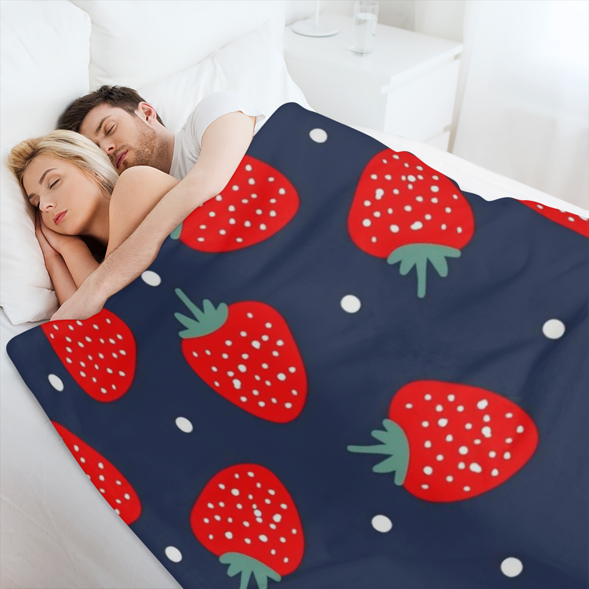 Simple Strawberries Dark Ripe Blanket Gifts, Warmth Soft Flannel Blankets for Gilrs, Birthday Gifts for Her, Love Simple Strawberries Dark Ripe 280GSM Throw Blankets Gifts for Him, Best Gift Ideas for
