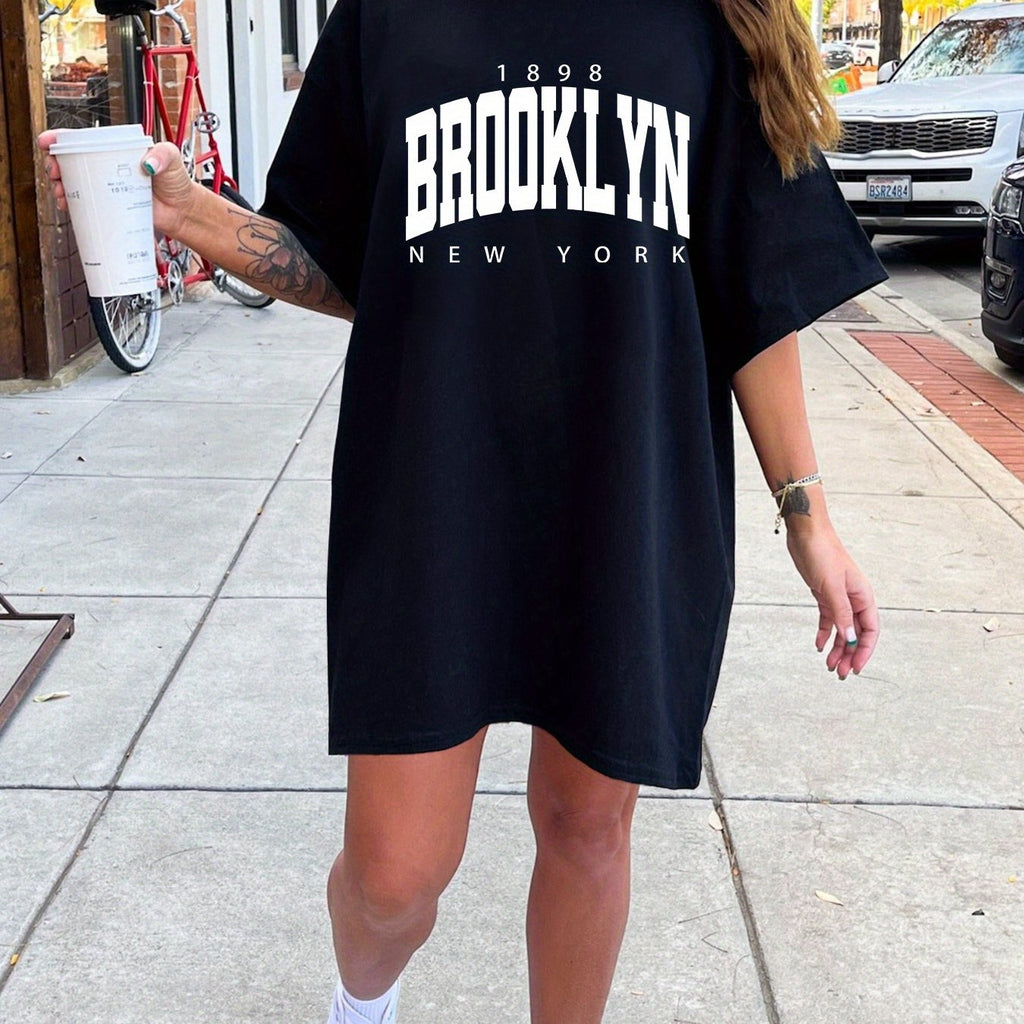 Frauen's Casual T-Shirt Dress with "New York" Print - Loose Fit, Short Sleeve, Round Neck, White with Black Lettering, Perfect for Summer, Casual Summer Wear | Relaxed Fit Dress | Comfortable Fit