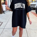 Frauen's Casual T-Shirt Dress with "New York" Print - Loose Fit, Short Sleeve, Round Neck, White with Black Lettering, Perfect for Summer, Casual Summer Wear | Relaxed Fit Dress | Comfortable Fit