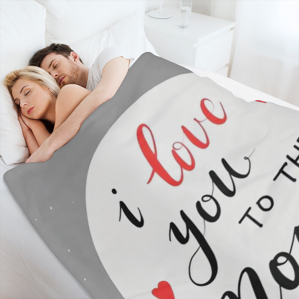 1pc "I Love You to The Moon And Back" Fleece Blanket Ultra-Soft 100 Polyester Flannel Throw, Cozy & Stylish for Sofa, Bed, Travel, Camping, or Car Perfect Gift for Mom, Warm & Durable for Indoor & Out