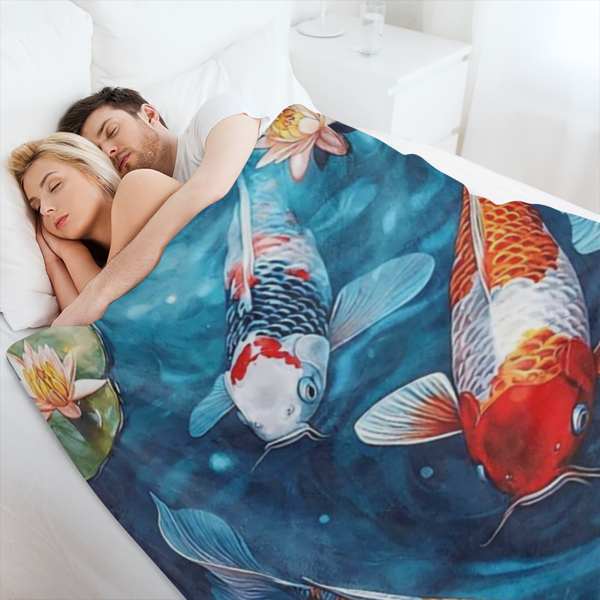 1pc Koi Fish Print Flannel Fleece Throw Blanket, 100 Polyester, Digital Print, Tear Resistant, All Seasons, Contemporary Style, Knit Fabric, 200-250gsm, Perfect Gift for Granddaughter, Daughter, Afric