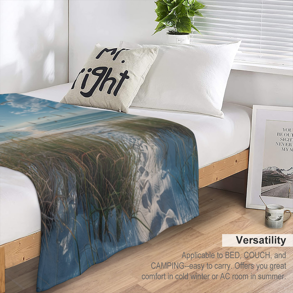 Cozy Seagull Print Throw Blanket - Soft Fleece, Ocean Scenery Design with Birds & Sandy Beach - Perfect for Couch, Sofa, Bed, or Camping - All- Season Use, 280GSM, Beach Blanket