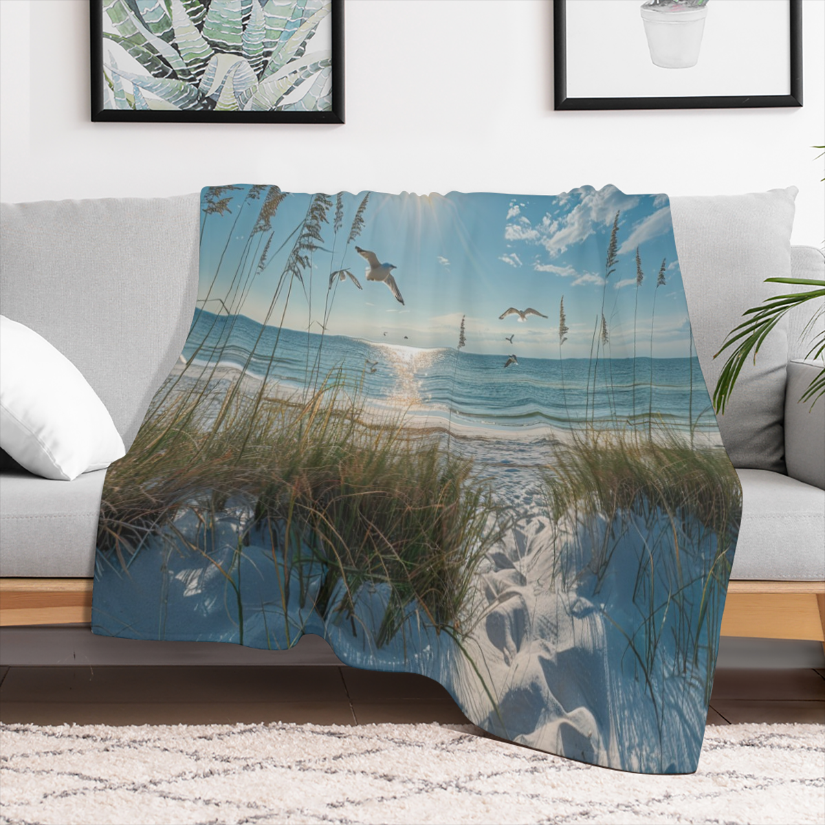 Cozy Seagull Print Throw Blanket - Soft Fleece, Ocean Scenery Design with Birds & Sandy Beach - Perfect for Couch, Sofa, Bed, or Camping - All- Season Use, 280GSM, Beach Blanket