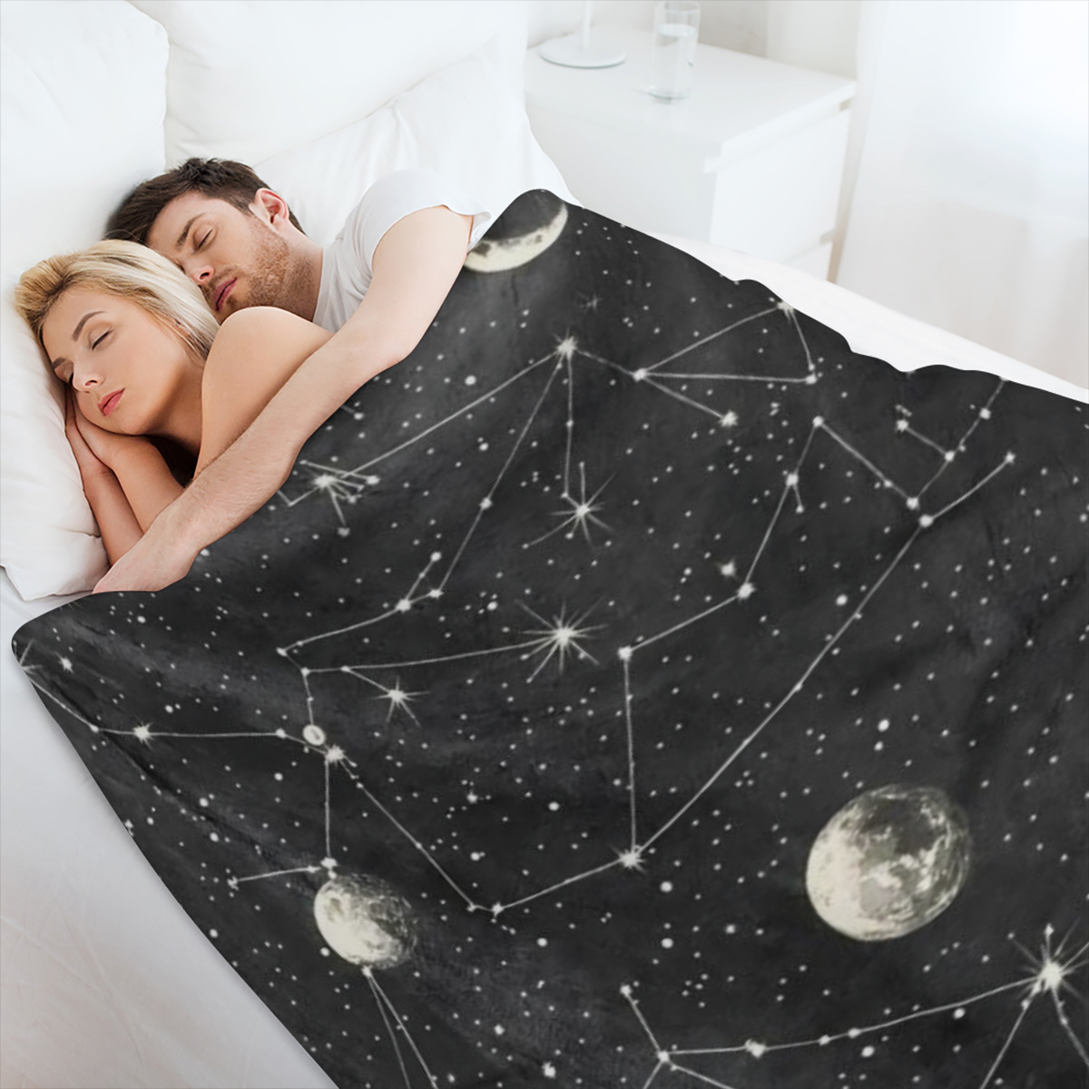 A modern star printed flannel blanket, tear resistant, suitable for all seasons, digital printing, knitted polyester, 200- 250 gm2, multi- purpose, suitable for beach, camping, sofa, office, suitable