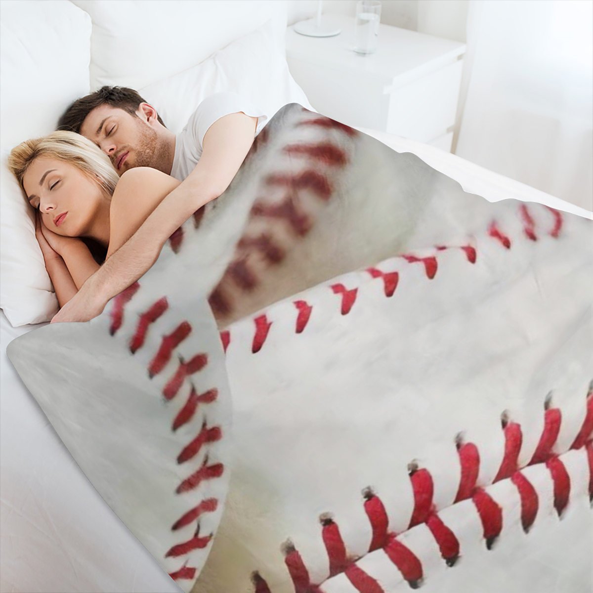 Softball-Themed Cozy Flannel Blanket - Perfect for Naps, Sofa, Bed, Travel & Camping All-Season Warmth