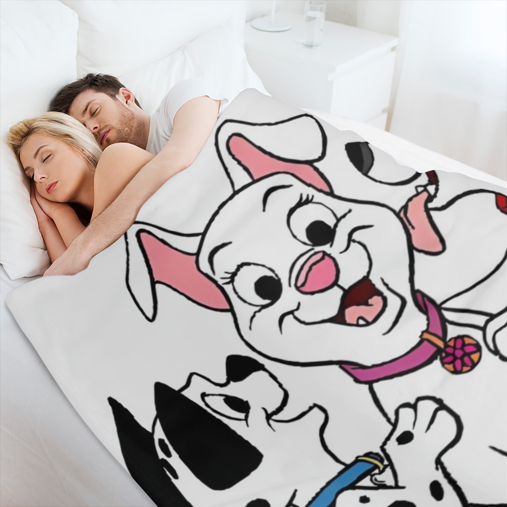 101 Dalmatians plush blanket, made of delicate material, without shedding hair or fading, with durable quality.,
