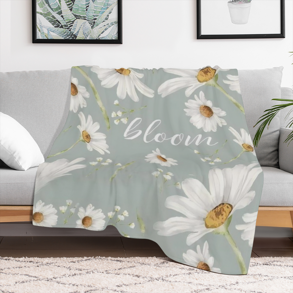 Cozy Daisy Pattern Soft Flannel Throw Blanket - All- Season Comfort Knit Polyester Lightweight Digital Print TV Blanket for Sofa 200- 250g Square Weight