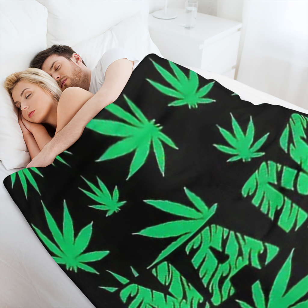 1 Green leaf pattern flannel blanket - soft, warm, allergy-resistant, rip-resistant digital printed blanket for sofas, beds, travel, camping and living rooms - machine washable, modern, all-season