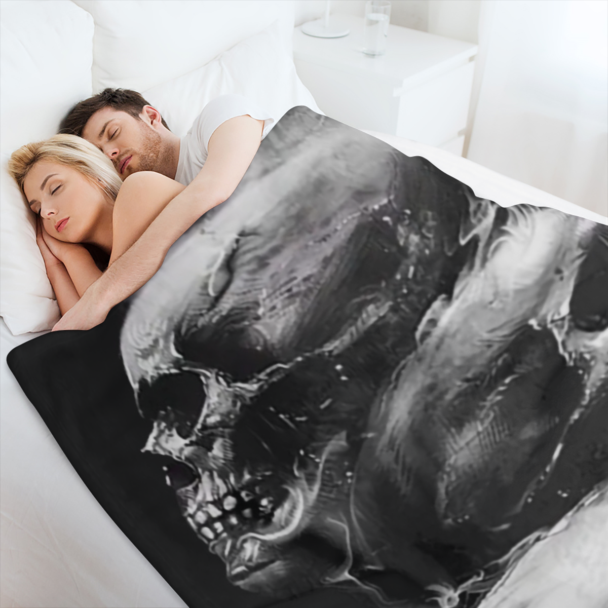 1pc Cozy Flannel Blanket - Soft Bedding for Camping, Sofa, Bed, and Office - Unique Three Ruins Skulls Design, Comfortable, Gift- Worthy, and Suitable for All Seasons