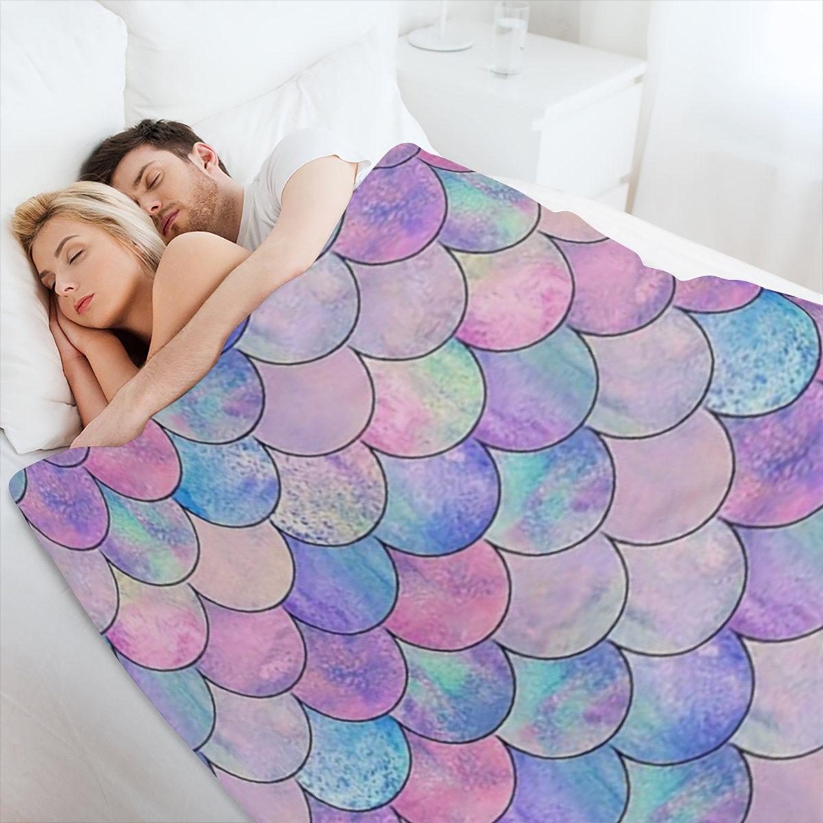 1pc Mermaid Scale Ombre Reversible Flannel Fleece Throw Blanket, Soft Knit Microfiber Multifunctional All-Season Bed Sofa Decorative Blanket with Machine Washable Digital Print
