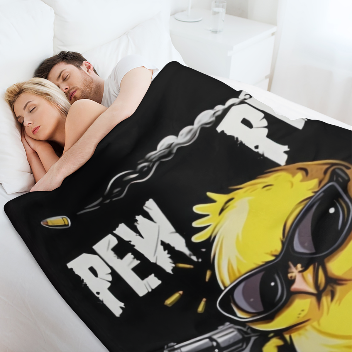 Cozy Flannel Throw Blanket with Quirky Duck Design - Perfect Gift for Family & Friends, Versatile for Couch, Bed, Office, and Travel