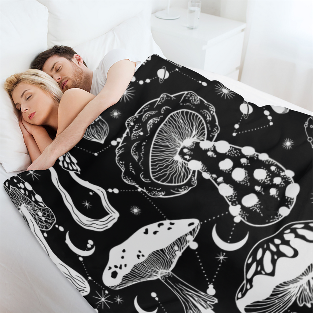 1pc Cozy Mushroom Pattern Flannel Blanket - Soft, Warm, Lightweight, and Comfortable for Home, Sofa, Bed, Travel, Camping, Office Chair - Perfect Gift for Family and Friends
