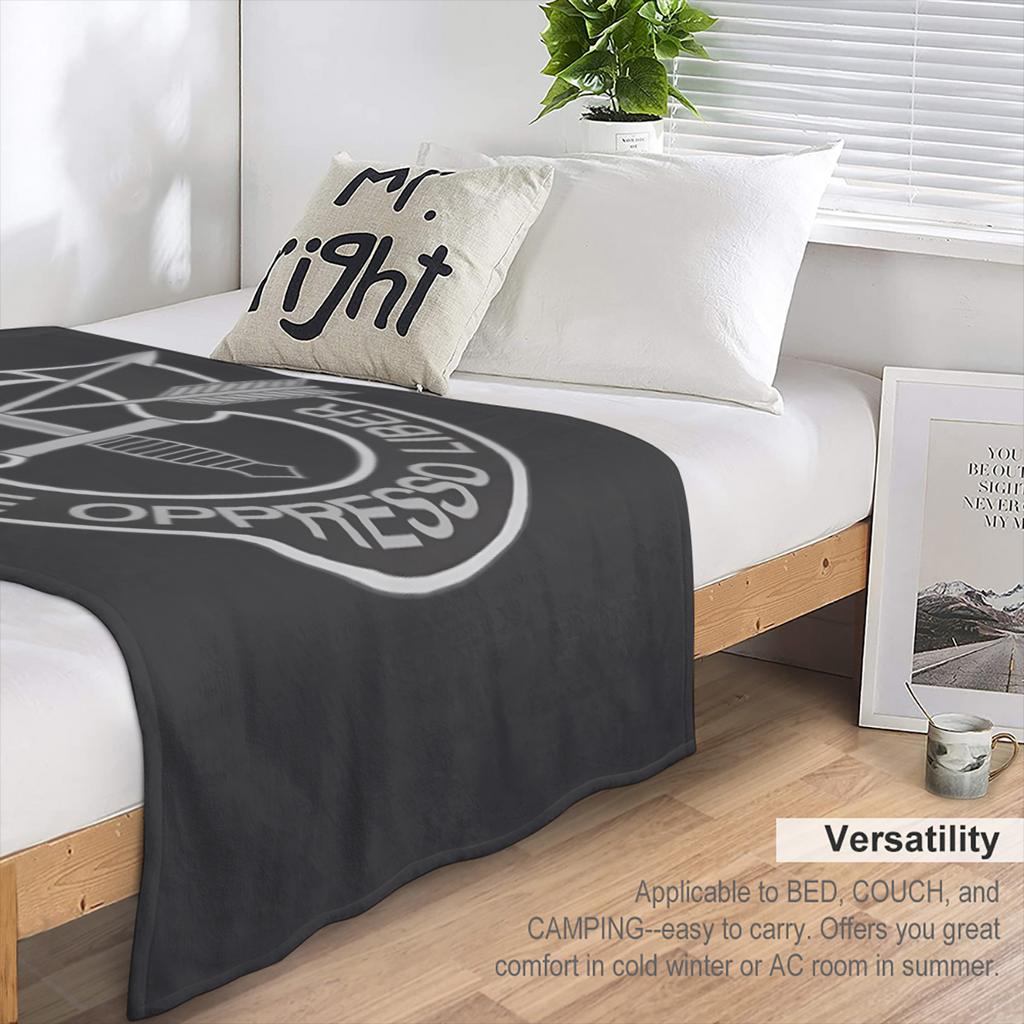 1 Army Special Forces Insignia Printed Polyester Fleece Blanket - Soft, Warm, Luxurious Flannel for Sofa, Bed, Camping, Travel - Ideal for Military Lovers and Holiday Gifts