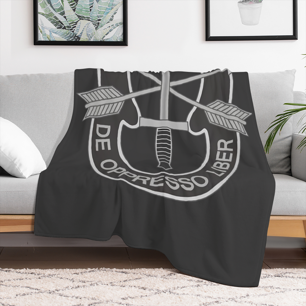 1 Army Special Forces Insignia Printed Polyester Fleece Blanket - Soft, Warm, Luxurious Flannel for Sofa, Bed, Camping, Travel - Ideal for Military Lovers and Holiday Gifts