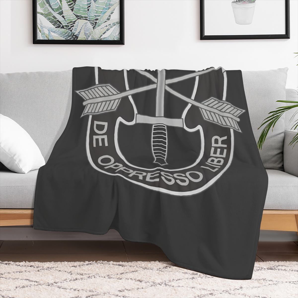 1 Army Special Forces Insignia Printed Polyester Fleece Blanket - Soft, Warm, Luxurious Flannel for Sofa, Bed, Camping, Travel - Ideal for Military Lovers and Holiday Gifts