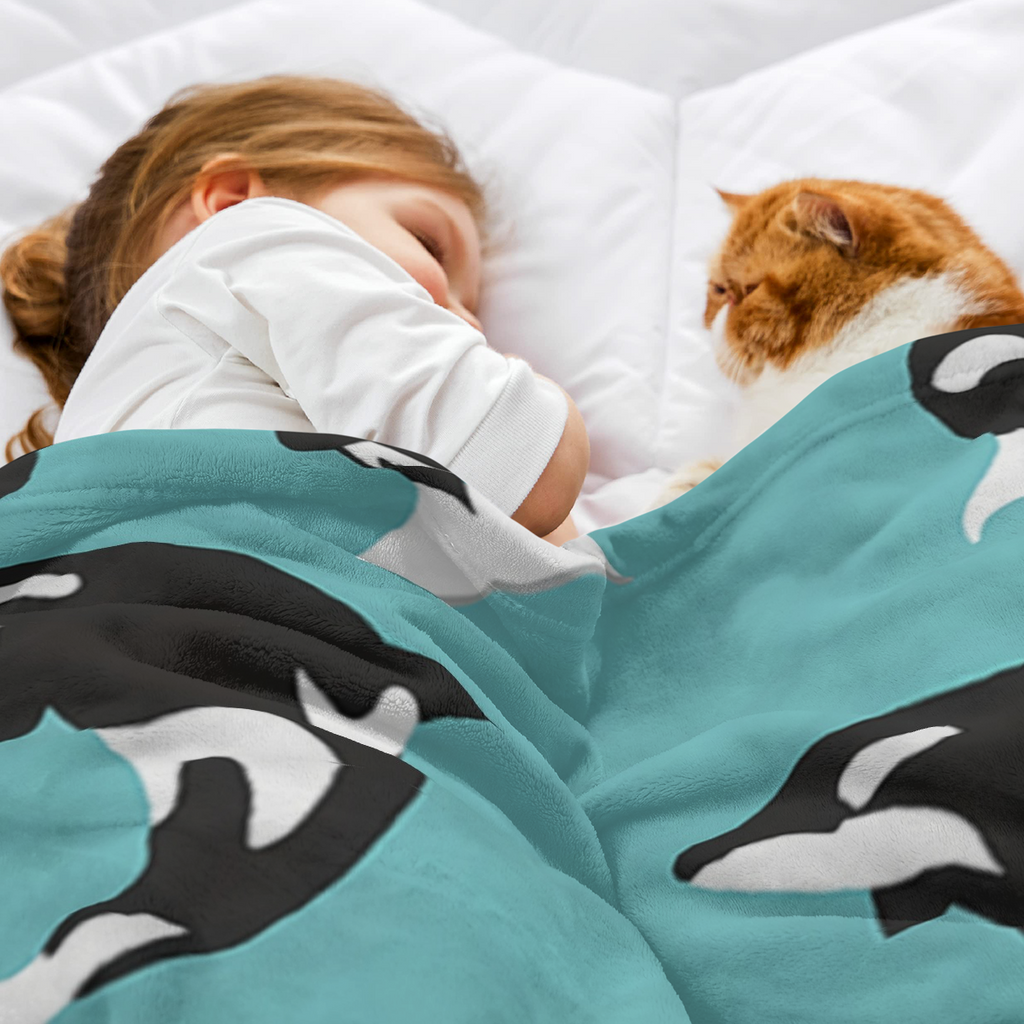 Soft & Warm Cozy Killer Whale Orca Flannel Throw Blanket - Versatile for Sofa, Bed, Travel, Camping & More