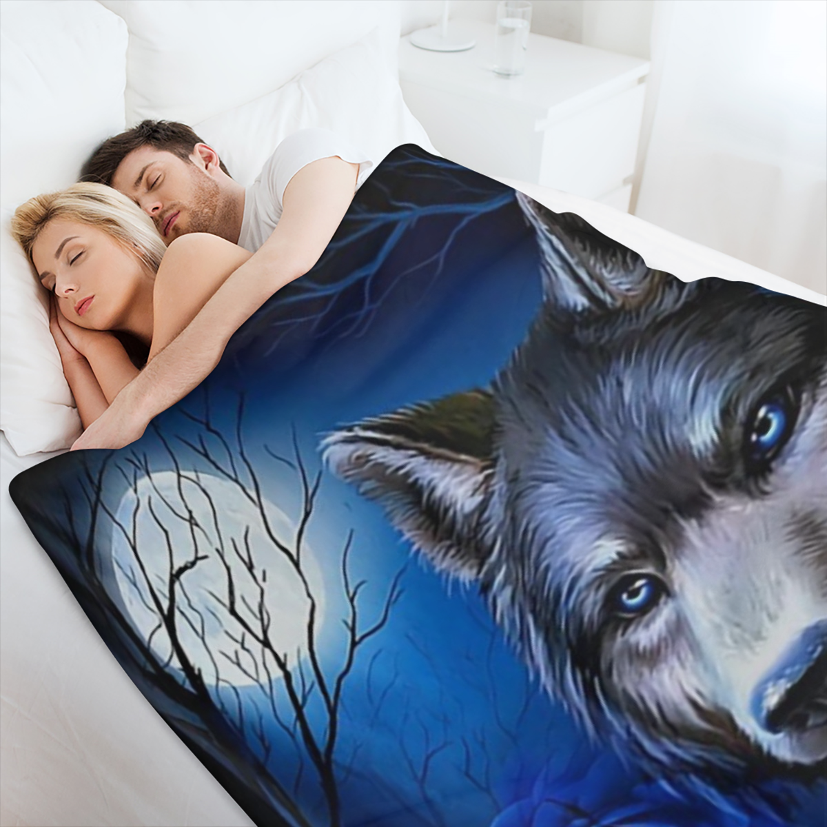 1pc Fashion Novel Blanket, Wolf Blue Rose Print Flannel Blanket, Soft Warm Throw Blanket Nap Blanket For Couch Sofa Office Bed Camping Travel, Multi- purpose Gift Blanket For All Season