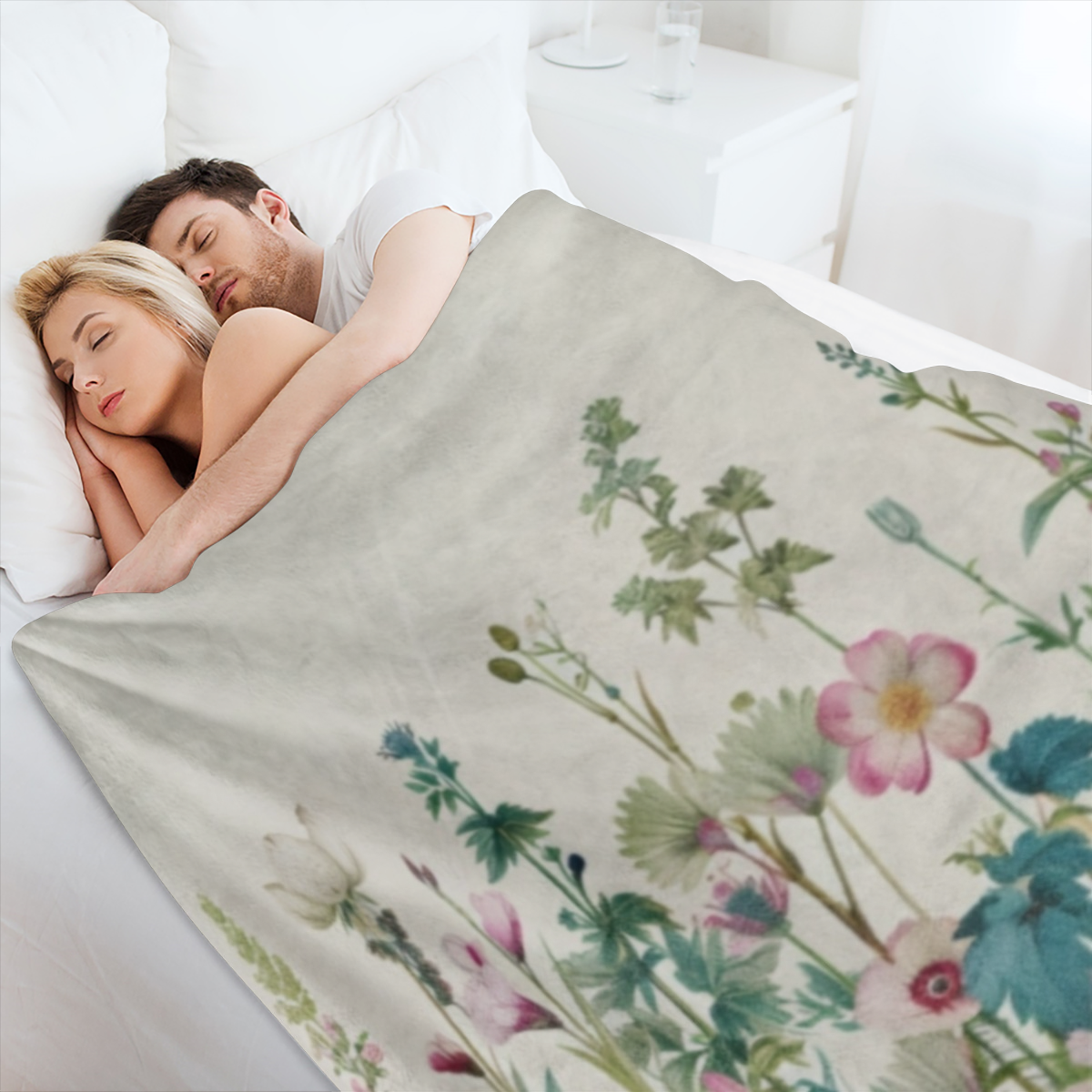 Comfort Vintage floral fleece blanket - soft, warm and lightweight for sofas, beds, offices and travel - all- season comfort and perfect gift choice