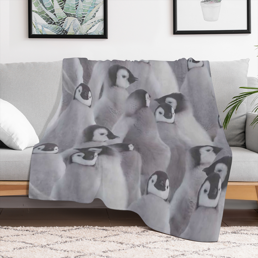 1pc Penguin Print Flannel Blanket - All- Season Chunky Knit Polyester, Hand Wash, Tear Resistant, Applique Embellished, Ideal for Camping & Home Decor