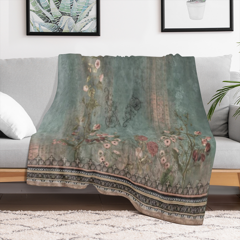 Comfortable floral and rattan printed flannel blanket - soft, warm and versatile for sofas, beds, cars, offices, camping and travel - the perfect gift for all seasons