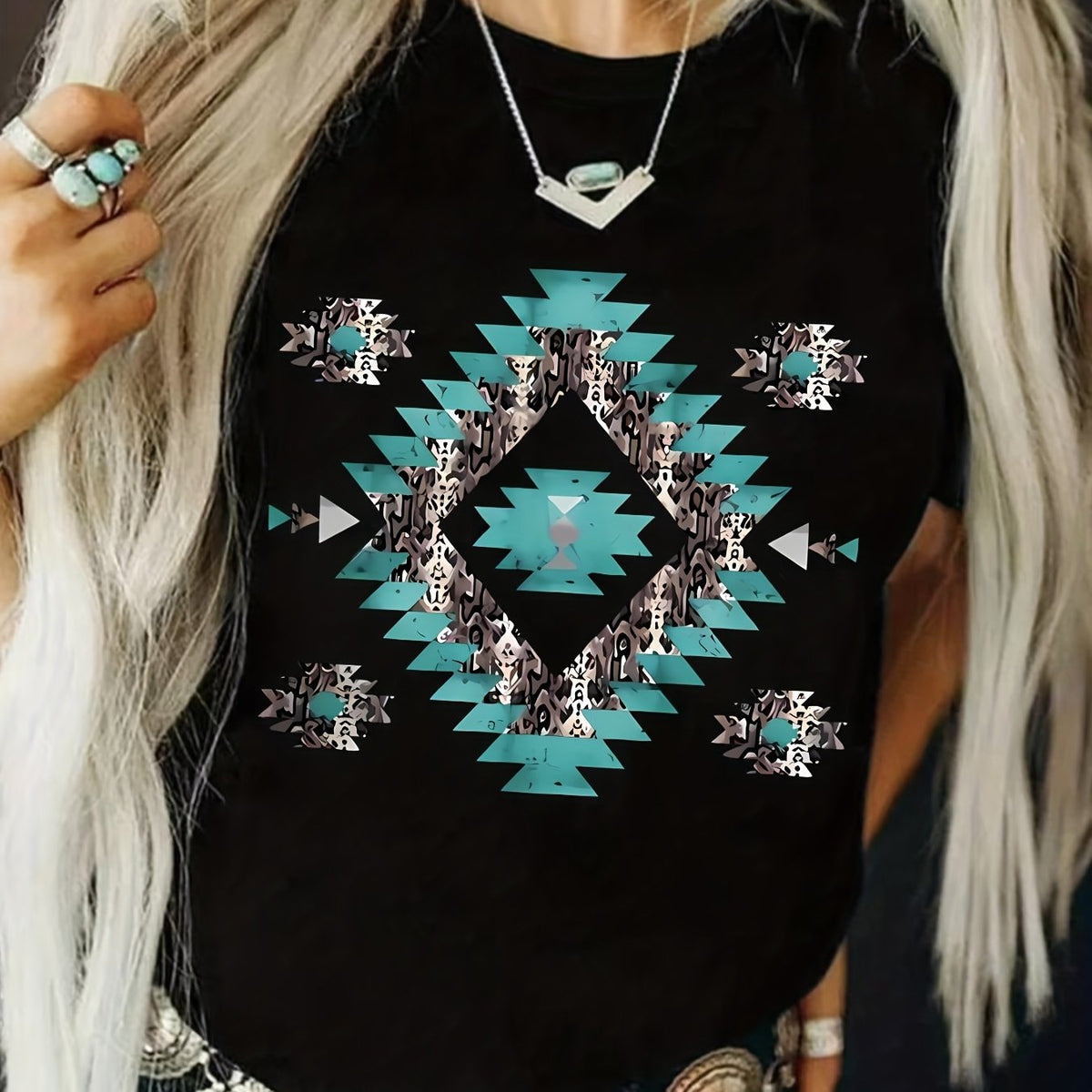 Plus Size, 's Plus Size Turquoise Blue & Black Southwestern Turquoise Diamond Print T-Shirt - Plus-Friendly Casual Short Sleeve Round Neck Top, Machine Washable Southwest Geometric Pattern Blouse for Spring Summer Fall ( Inspired